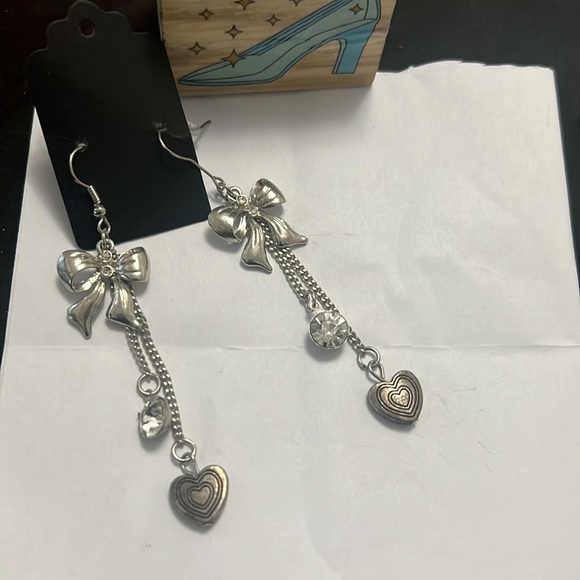 Vintage Boho Silver Tone Dangling Drop Bow Earrings - Picture 4 of 4